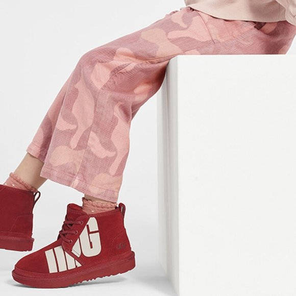 UGG Neumel Suede Leather Red Chopd Split Chukka Boot. Size: 7, 8 - Picture 12 of 14